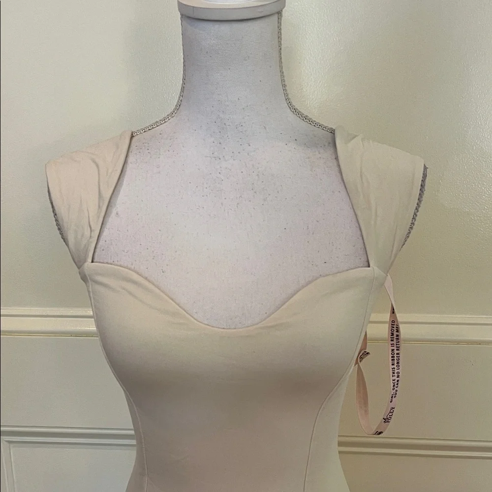 Oh Polly Cream Maxi Dress - Picture 3 of 11